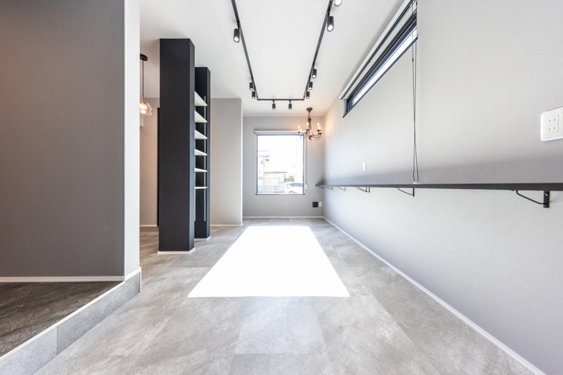 １階は、趣味を活かしたホビースペースでショップのような空間！