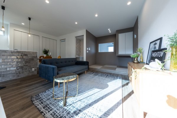 【ピロティガレージにした２階リビングのお家】