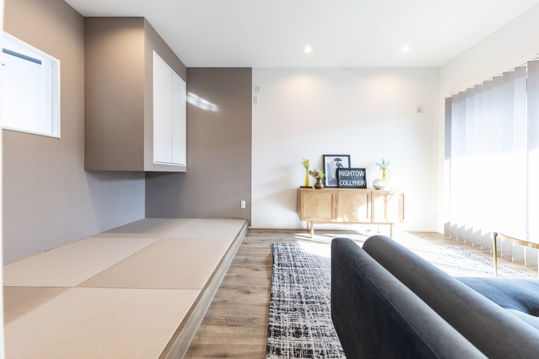 リビングに併設した小上がりのタタミスペースは、ゴロゴロできるのも嬉しい