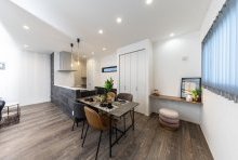 横並びのダイニングは、LDKをスタイリッシュにデザインできる配置