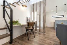  リビング学習としても利用でき、家族が多目的使えるデスクコーナー