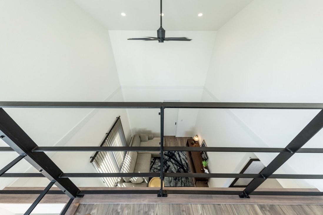 勾配天井で８帖の広さがある吹抜けは、ダイナミックで開放的！