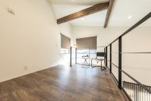 ホールはリビングとは違った思いのままな過ごし方ができる！