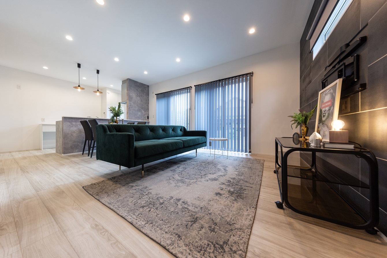 【甘みのあるグレイッシュトーンの家】