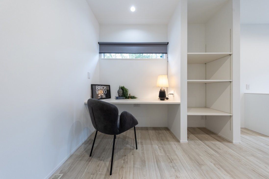 ブラックのアクセントがモダンでクールな印象のスタディースペース