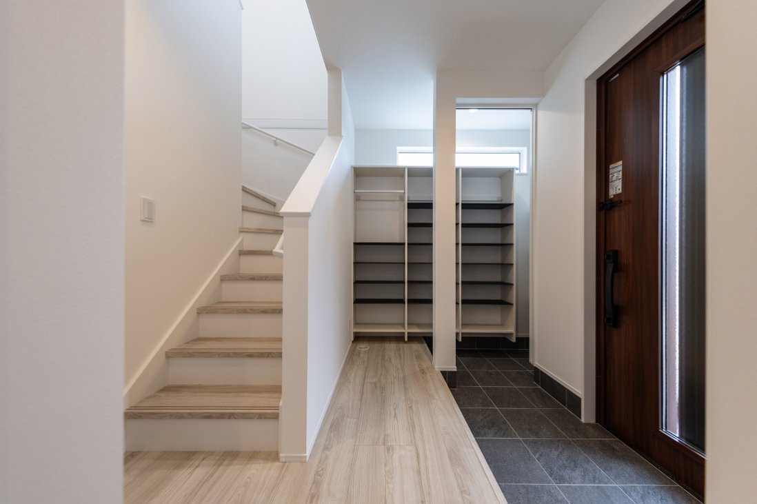 エントランスには収納力の高いシューズインクローゼット！