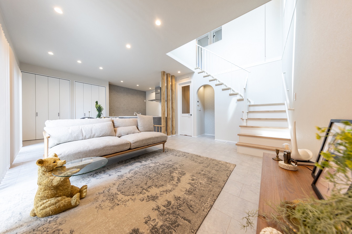 【温もりのあるラグジュアリーな空間が広がる家】