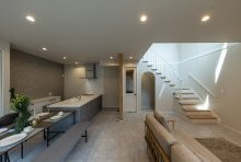 グレーインテリアで美しい空間をキープしやすいホテルライクなLDK