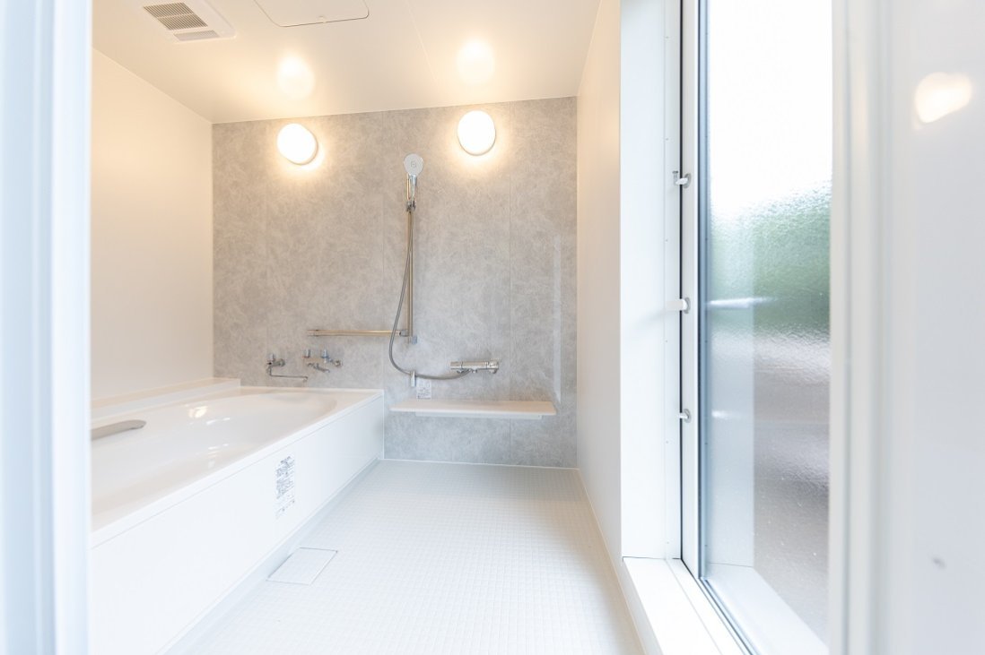 ３帖分の広さでつくったバスルームには温泉が引きこまれている