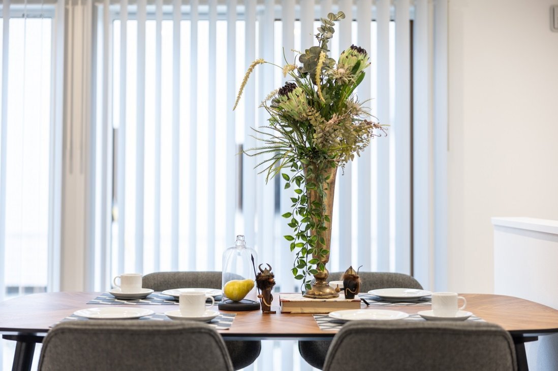 何気ないテーブルウェアもデッドストックの食器でテンションUP