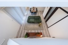 高さの違う視線でコミュニケーションが取れるのも吹抜けの魅力