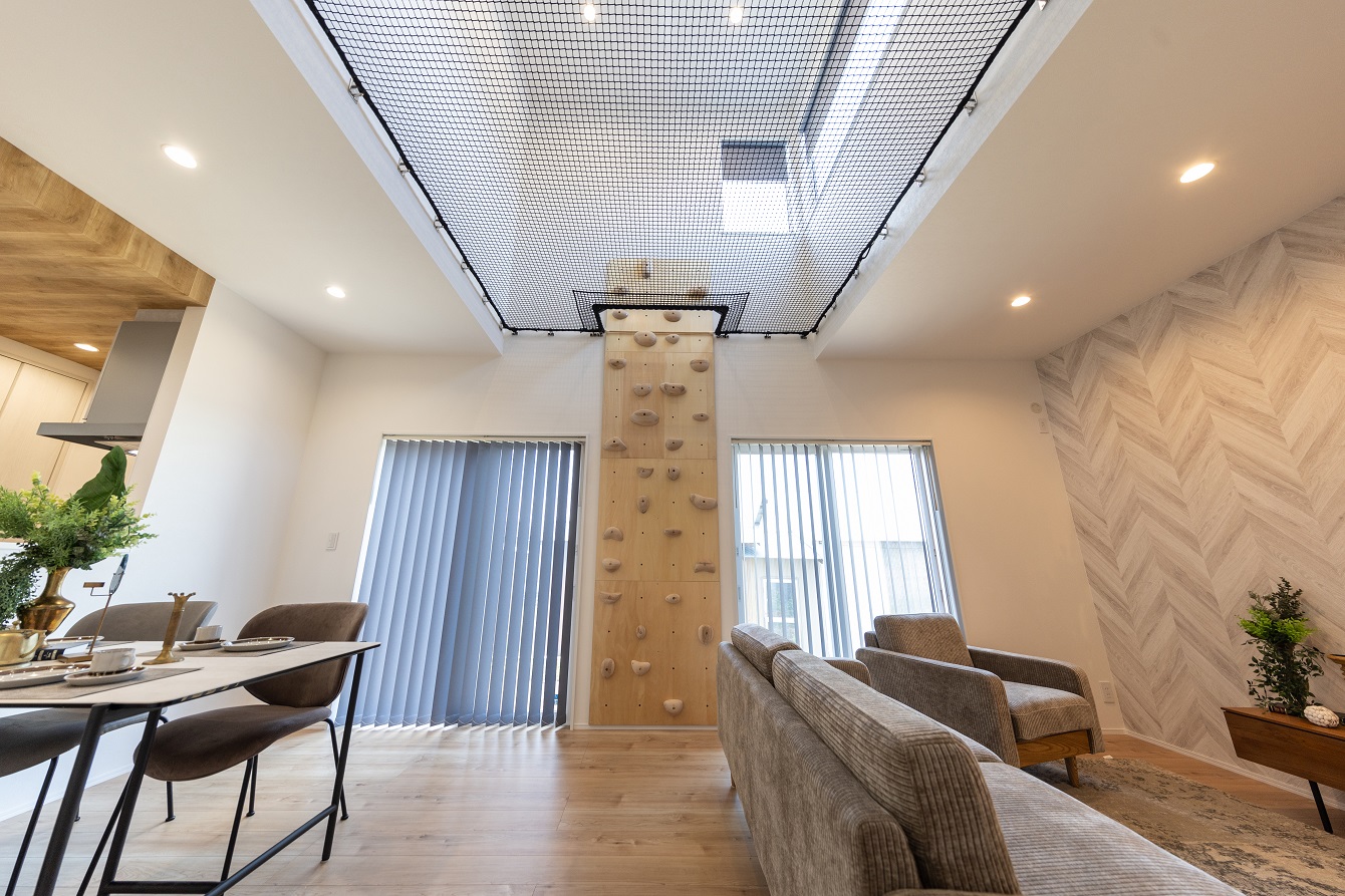 【アスレジャーで過ごすクライミングウォールのある家】