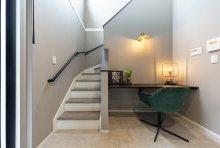 リビング学習の場所としても利用できるデスクコーナー