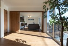 平屋のように１階だけでの暮らし方にもフレキシブルに対応できる