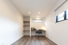 ライフステージの変化にも対応する造作のデスクスペース