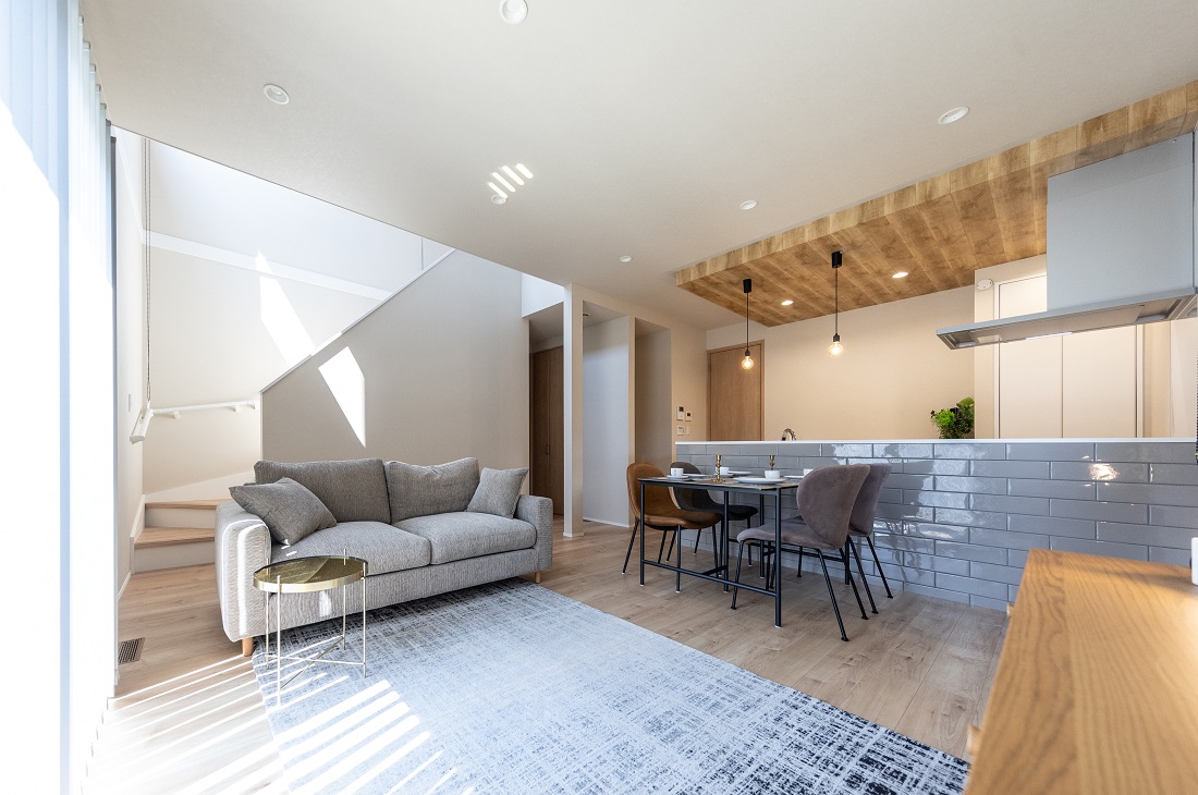 【都会的なカフェスタイルの家】