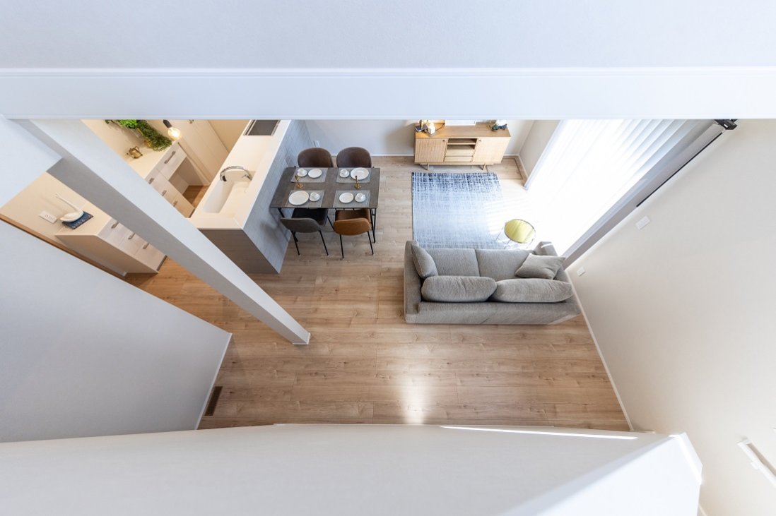 吹抜けは、家中どこに居ても家族の気配を感じることができる空間