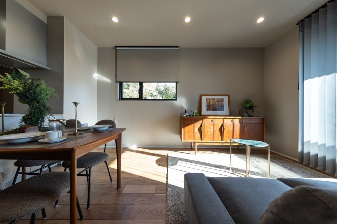 【眺望とスローライフを叶える2階で暮らす家】