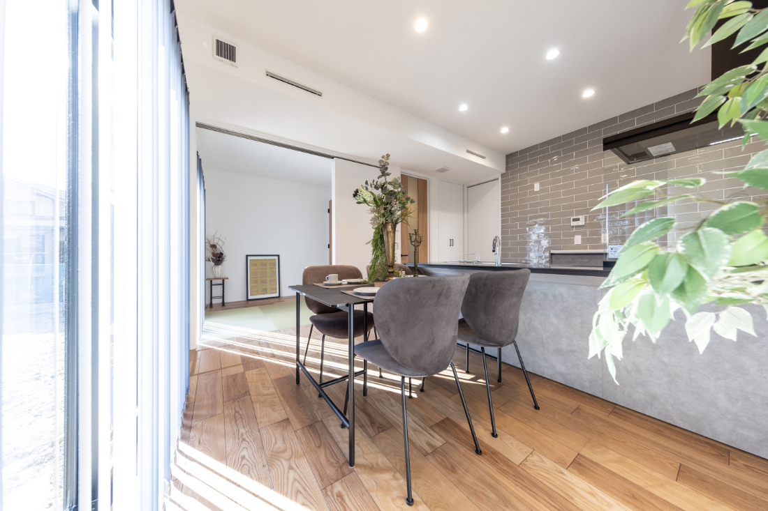 【床座リビングと全館空調の身体に優しい家】