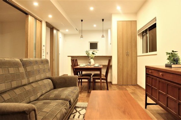 【 都市型仕様で見上げる空 】