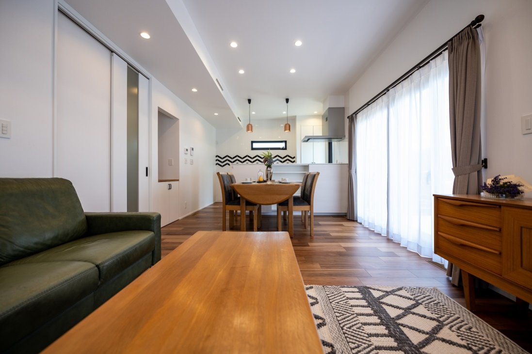 【 同調するテイストに包まれた"2世帯住宅" 】