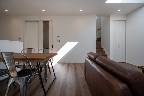 【 高性能をカジュアルに楽しもう！なガレージハウス】