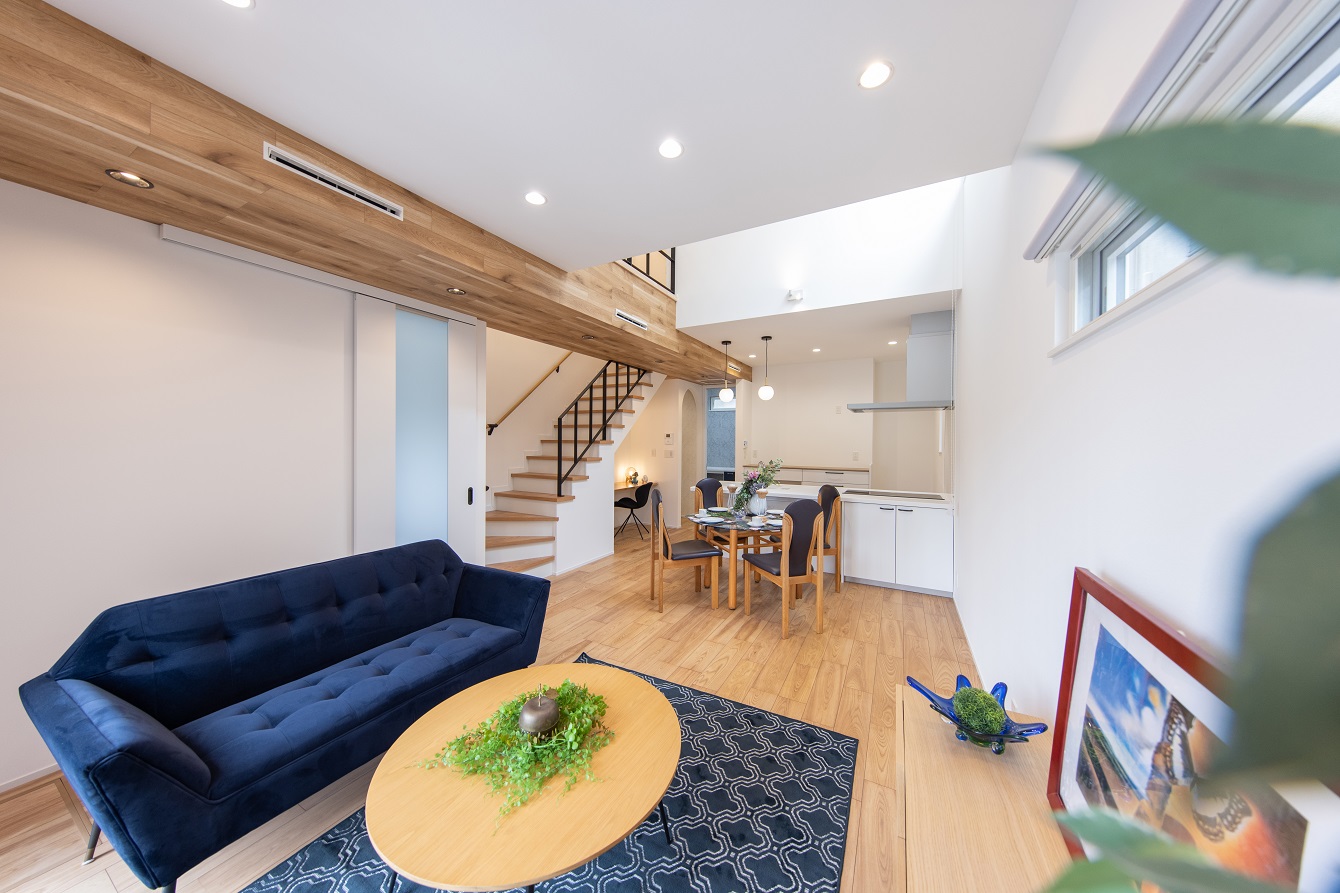 【温もりある優しい色に包まれた家】