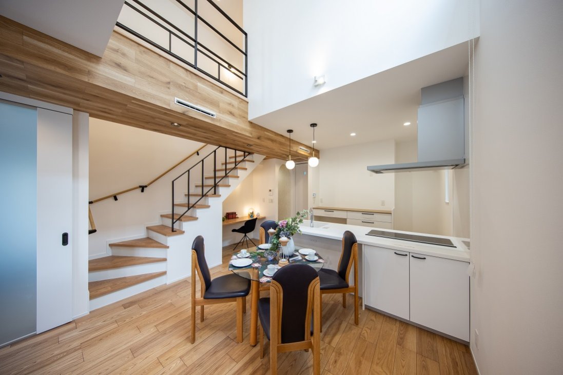 【温もりある優しい色に包まれた家】