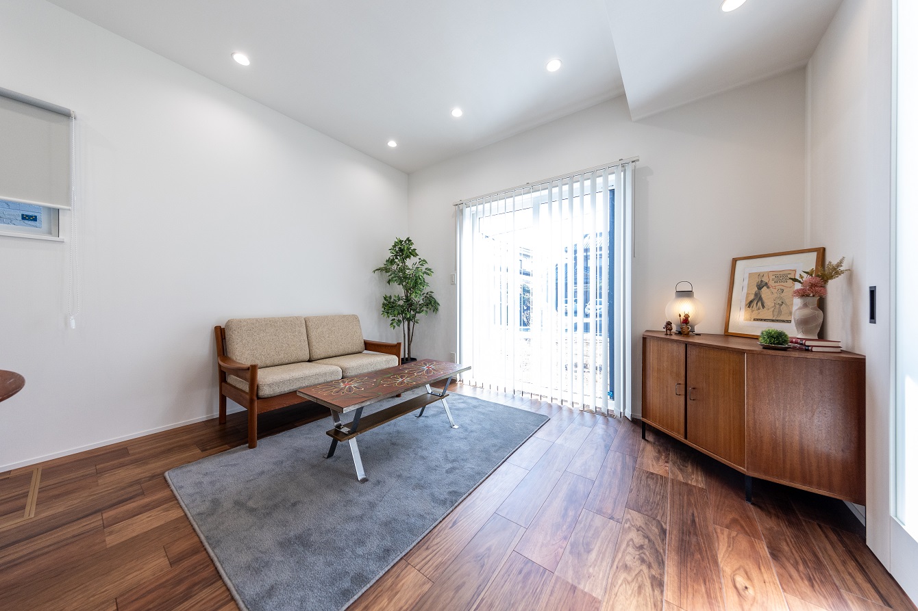 【ミッドセンチュリーな家具が彩る家】