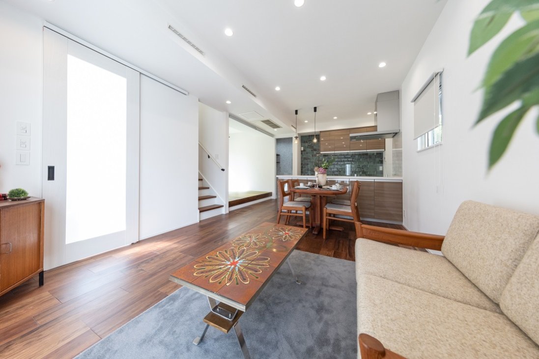 【ミッドセンチュリーな家具が彩る家】