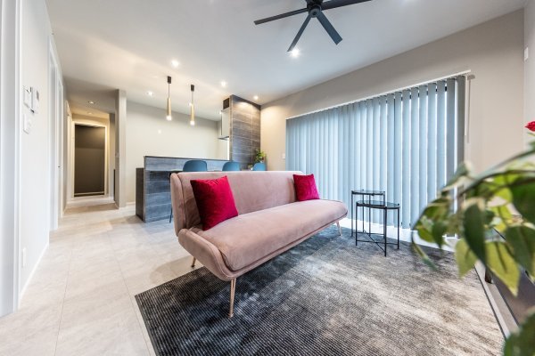 【シックでモダンなコンパクト平屋の家】