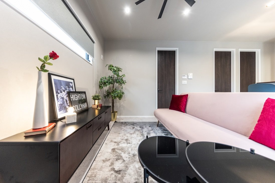 【シックでモダンなコンパクト平屋の家】