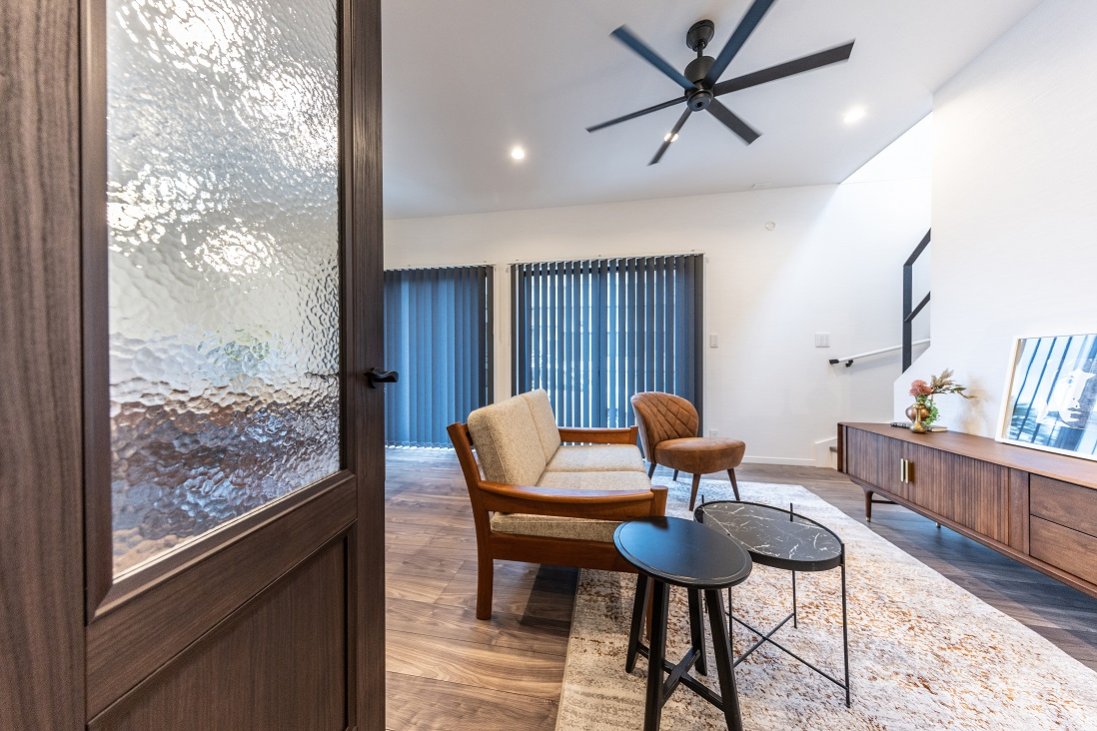 【内装にこだわったミッドセンチュリーが映える家】