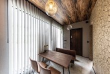 お打合せの部屋は、ウッディにブラウン系のアースカラーで優しさをプラス