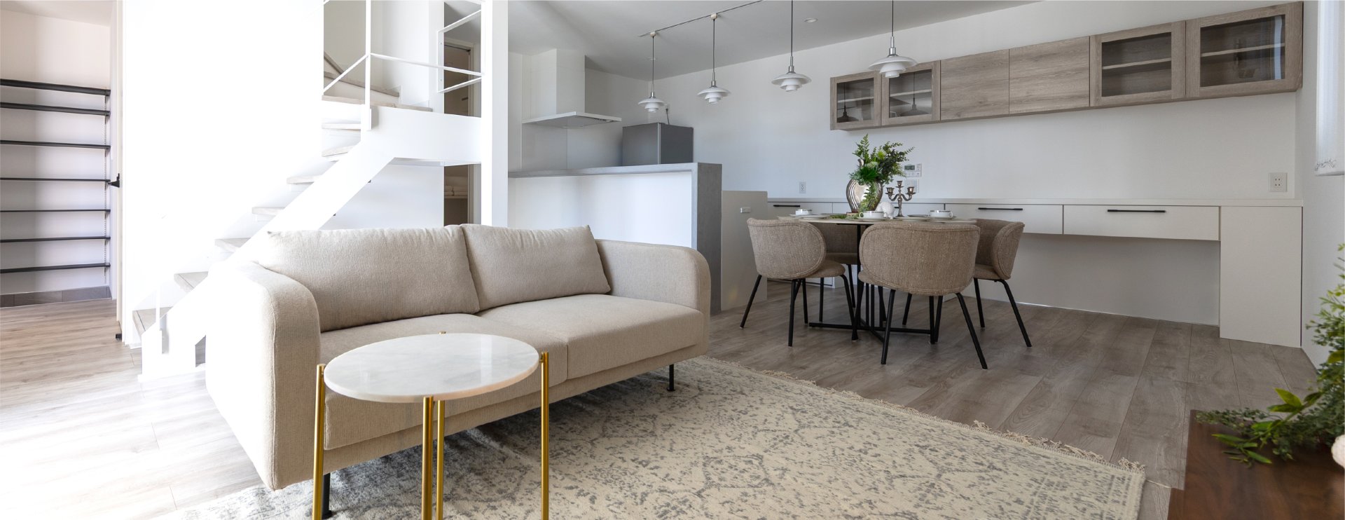 大きな窓が迎える
Simple×上質な家