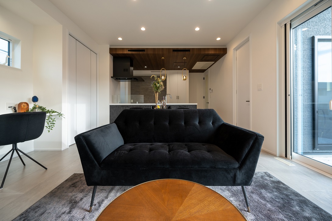 ロビーのようで落ち着くゆっくりとした時間が流れる開放的なLDK